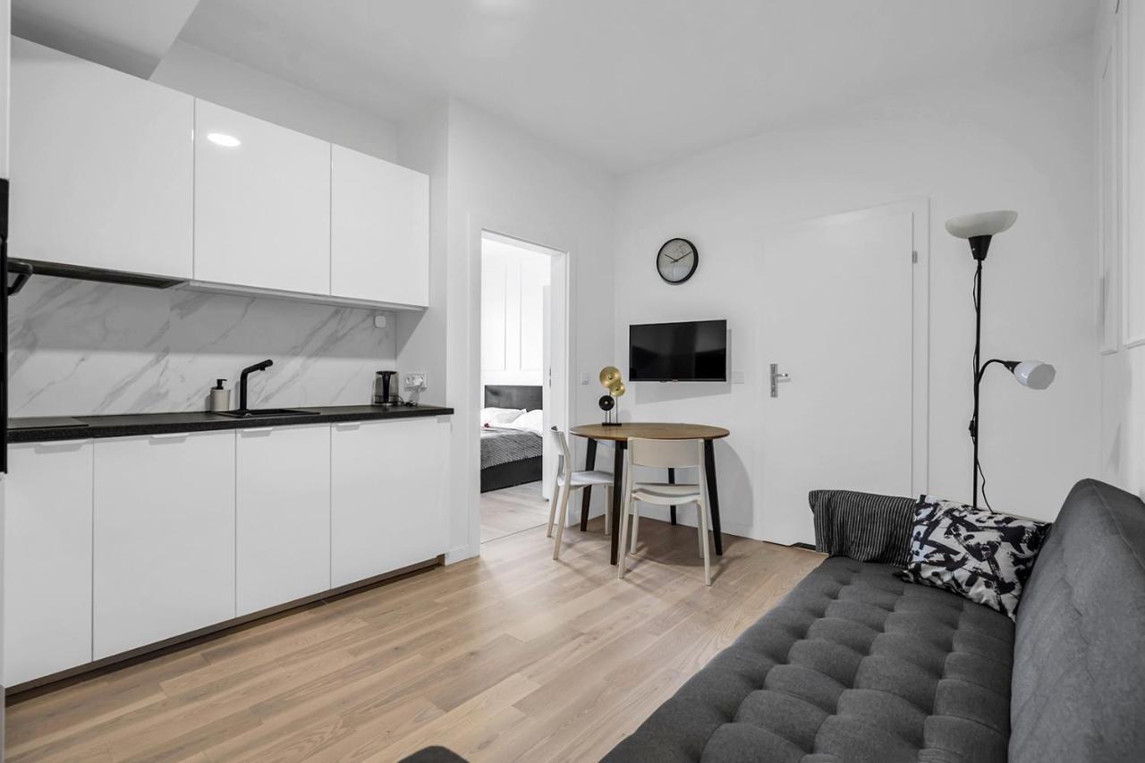Rondo Daszynskiego N3 - 8th Floor, View, Subway - By Rentujemy Apartment Warschau