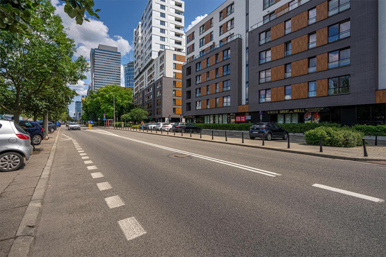 Rondo Daszynskiego N3 - 8th Floor, View, Subway - By Rentujemy * Warschau